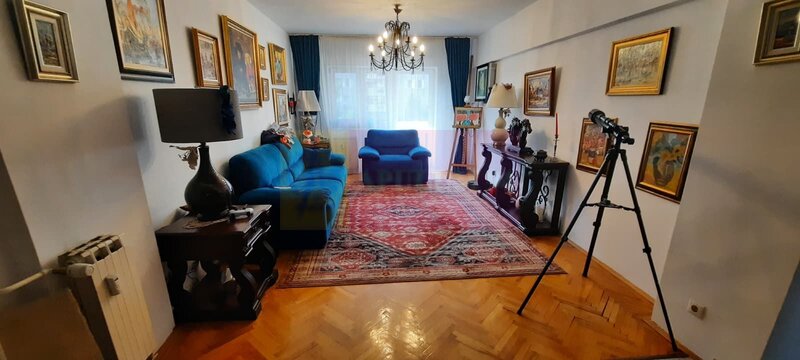 Vanzare apartament de 4 camere in zona Decebal-Alba Iulia