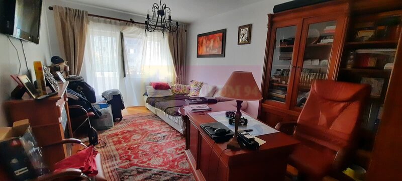 Vanzare apartament de 4 camere in zona Decebal-Alba Iulia