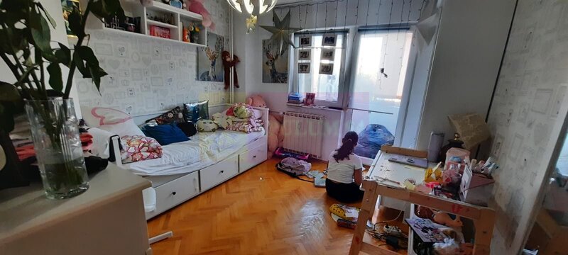 Vanzare apartament de 4 camere in zona Decebal-Alba Iulia