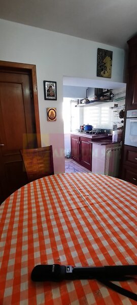 Vanzare apartament de 4 camere in zona Decebal-Alba Iulia